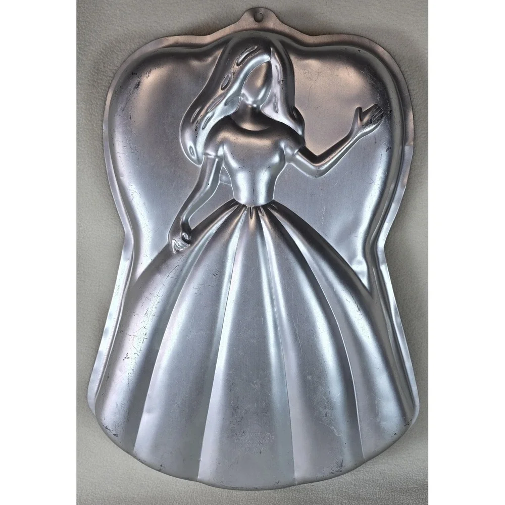 Wilton Barbie Cake Pan Mold Aluminum‎ 2105-3550 1998 Mattel Vintage Birthday